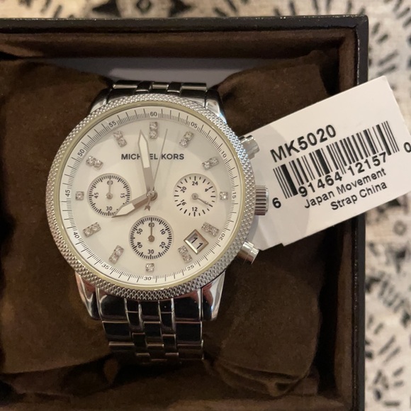 Womens Michael Kors watch NWT - Picture 4 of 10